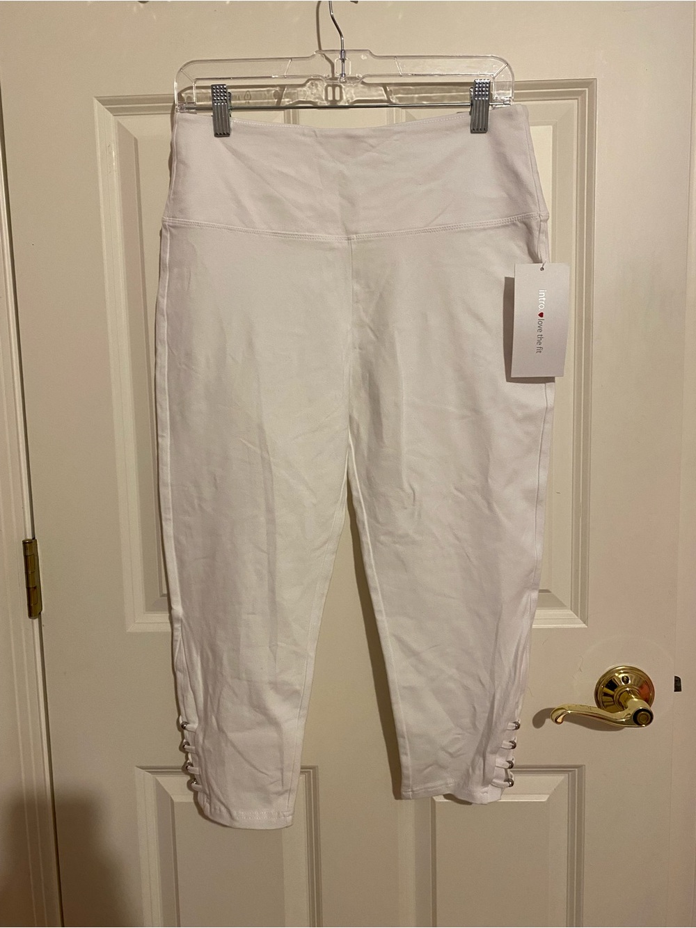 Intro white capri tummy control leggings w/ bead accents, womens size medium